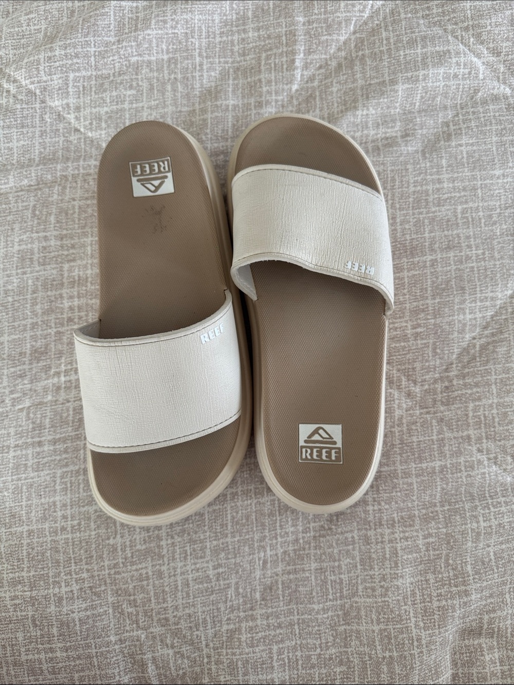 Reef Women’s Slide Sandals in Cream and Tan